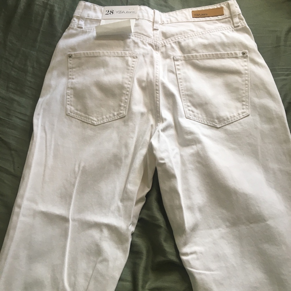 White jeans never worn - Picture 3 of 4